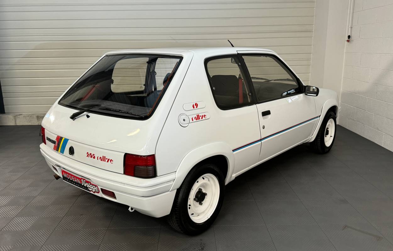 Peugeot 205 1.9i 103cv Rallye 16