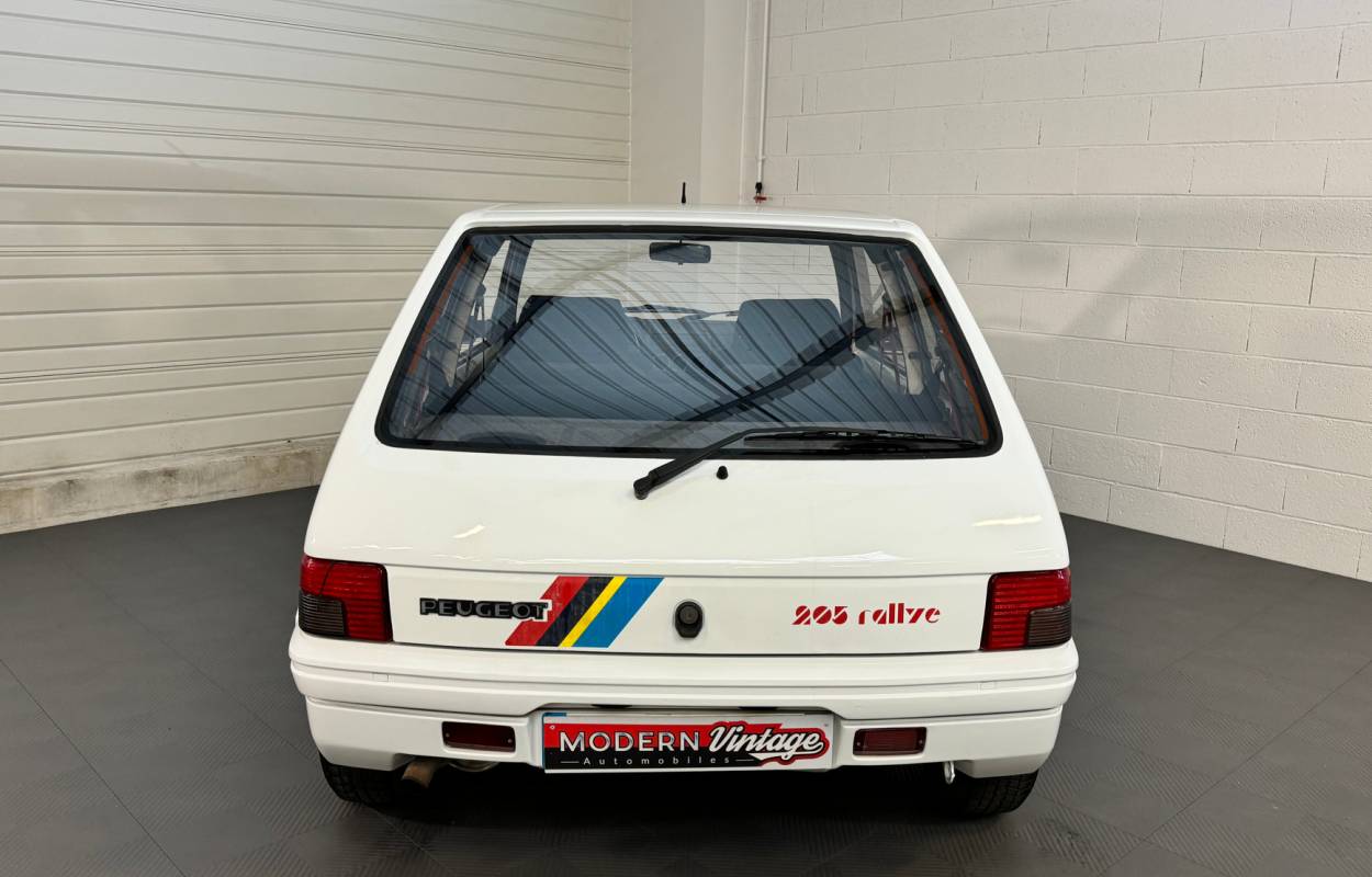 Peugeot 205 1.9i 103cv Rallye 17