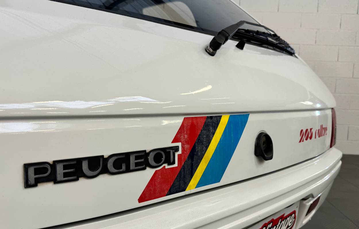 Peugeot 205 1.9i 103cv Rallye 4