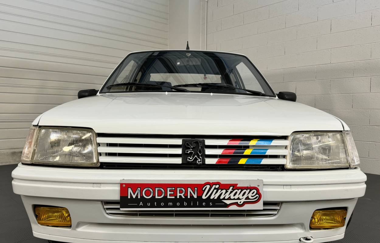 Peugeot 205 1.9i 103cv Rallye 3