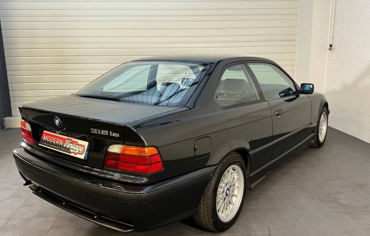 BMW 318is E36 Coupé 1.9 140cv 11