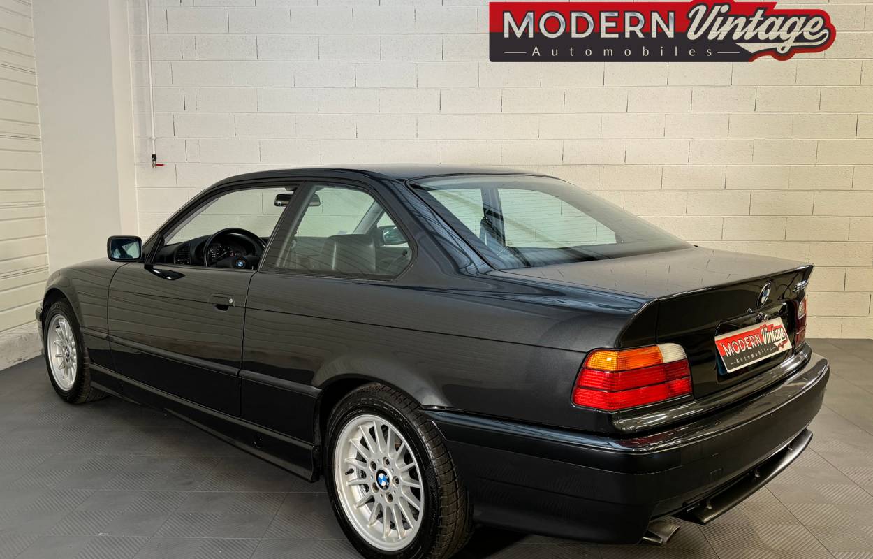 BMW 318is E36 Coupé 1.9 140cv 13