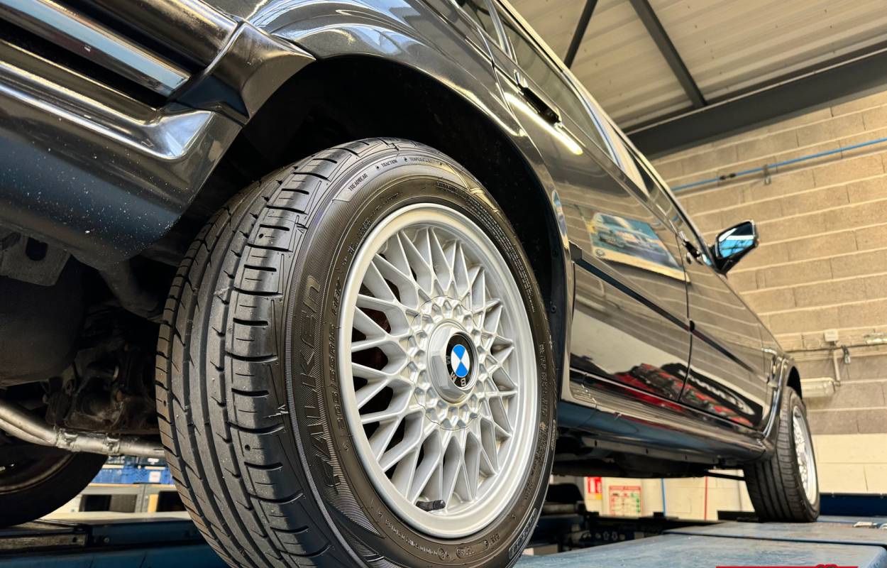 BMW 325ix E30 Berline 171cv Phase 1 4