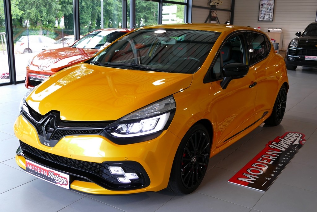 Renault Clio 4 RS Trophy 220 EDC Véhicule Modern